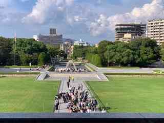 平和記念公園（資料館の窓から）